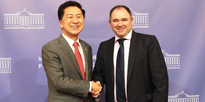 ნიკოლოზ სამხარაძე